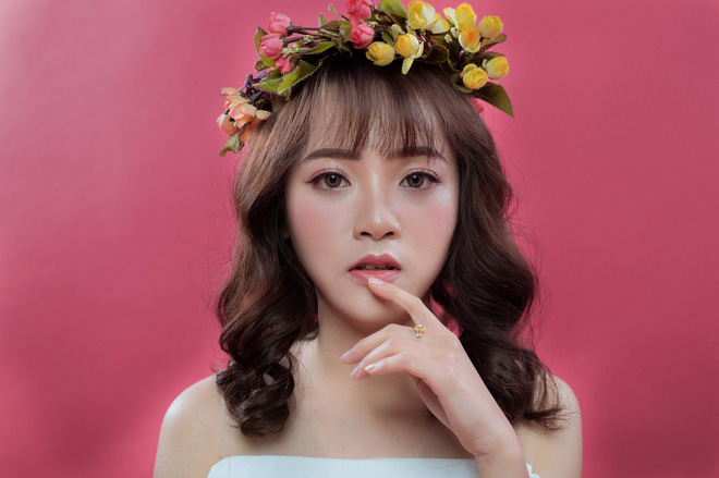 Cô bạn chứng minh con gái Việt chẳng cần ăn mặc cầu kì, cứ diện áo dài trắng là auto xinh